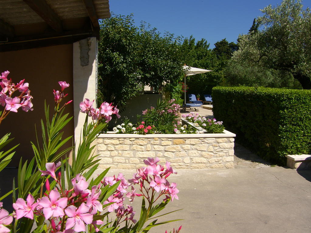 Villa Mas St Jean B&B Noves Eksteriør billede